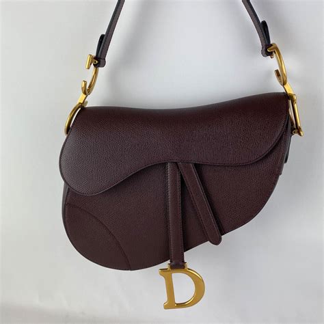 dior sac modèle saddle en cuir grainé marron|Sacs Dior Saddle d'occasion .